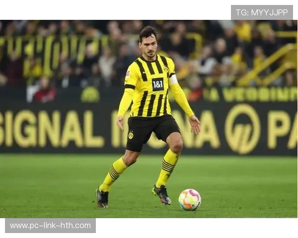 多特胡梅尔斯头球下压极具震慑——球场的空中霸主