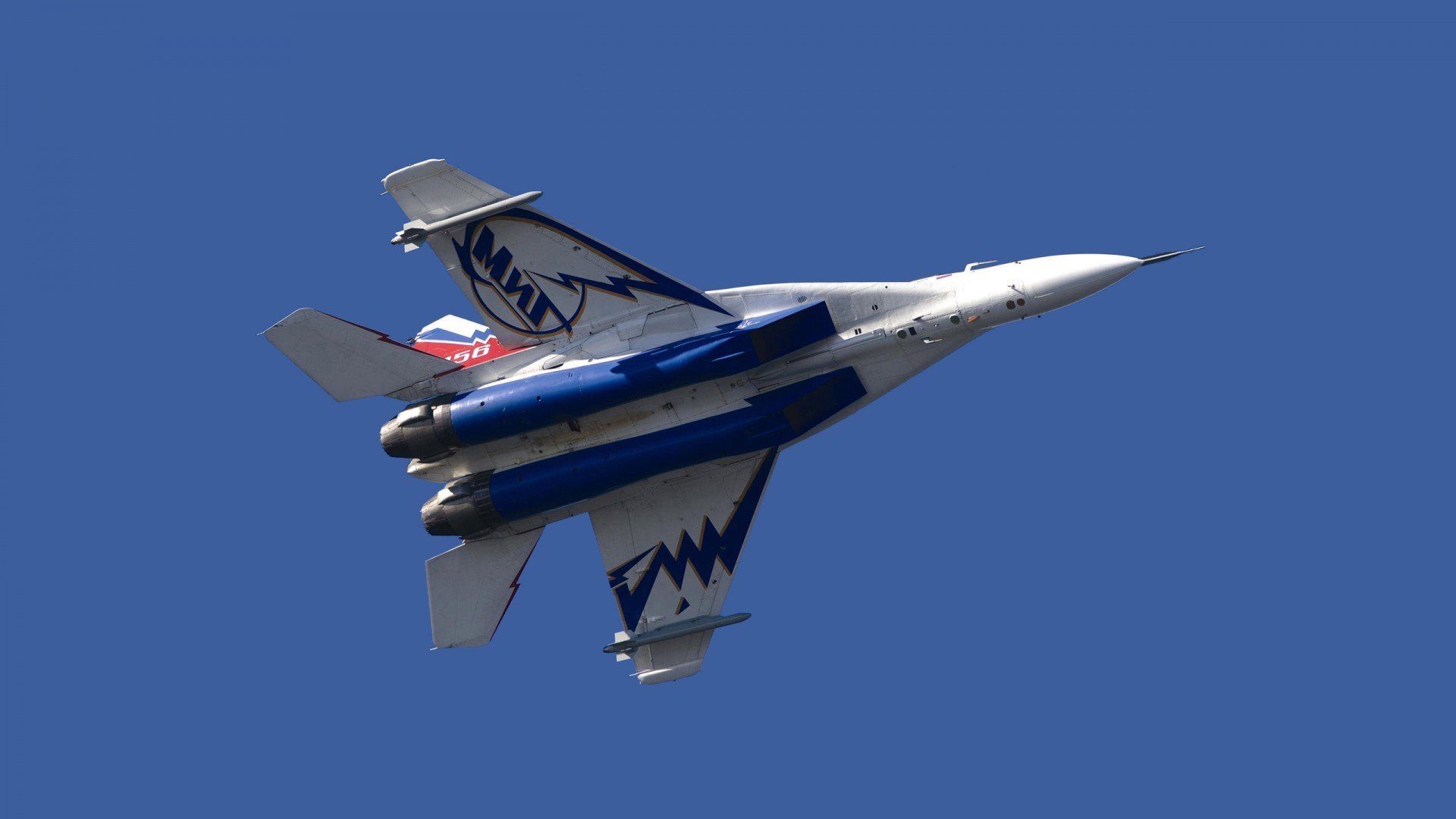 华体会app安装-浓眉中距离稳定输出湖人保持比分领先，浓眉在湖人