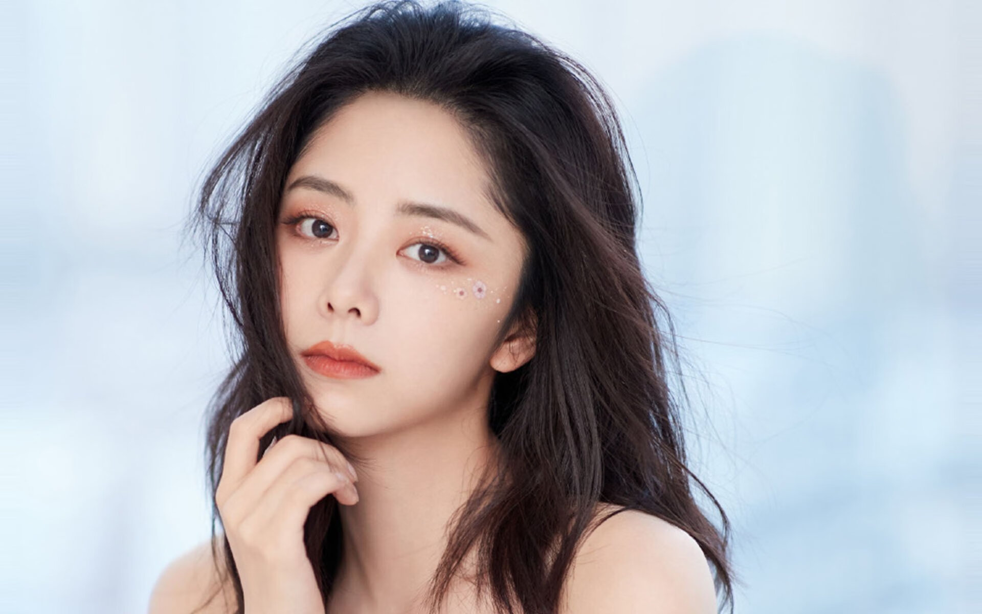 华体会app注册-达米恩·麦肯齐：凭借高效的跑动和敏捷的脚步，成为全黑队进攻的关键